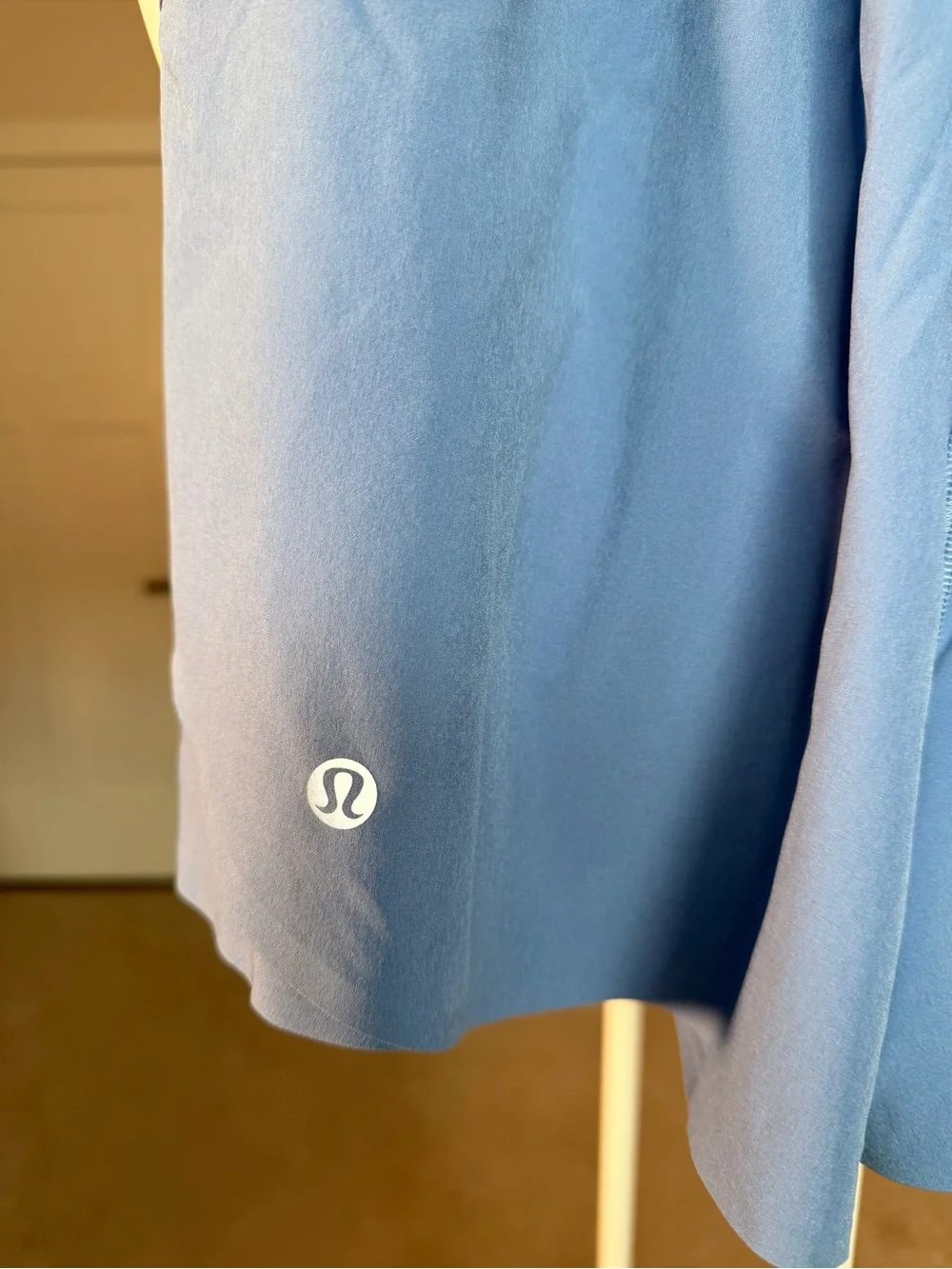 Lululemon Shake It Out High-Rise Running Short 2.5" Size S - Picture 4 of 8